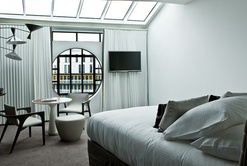 JEAN PHILIPPE NUEL : CASSER LES CODES