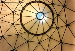 TEXTILE DE VILLE : LES STRUCTURES TENDUES DE MARC MALINOWSKI