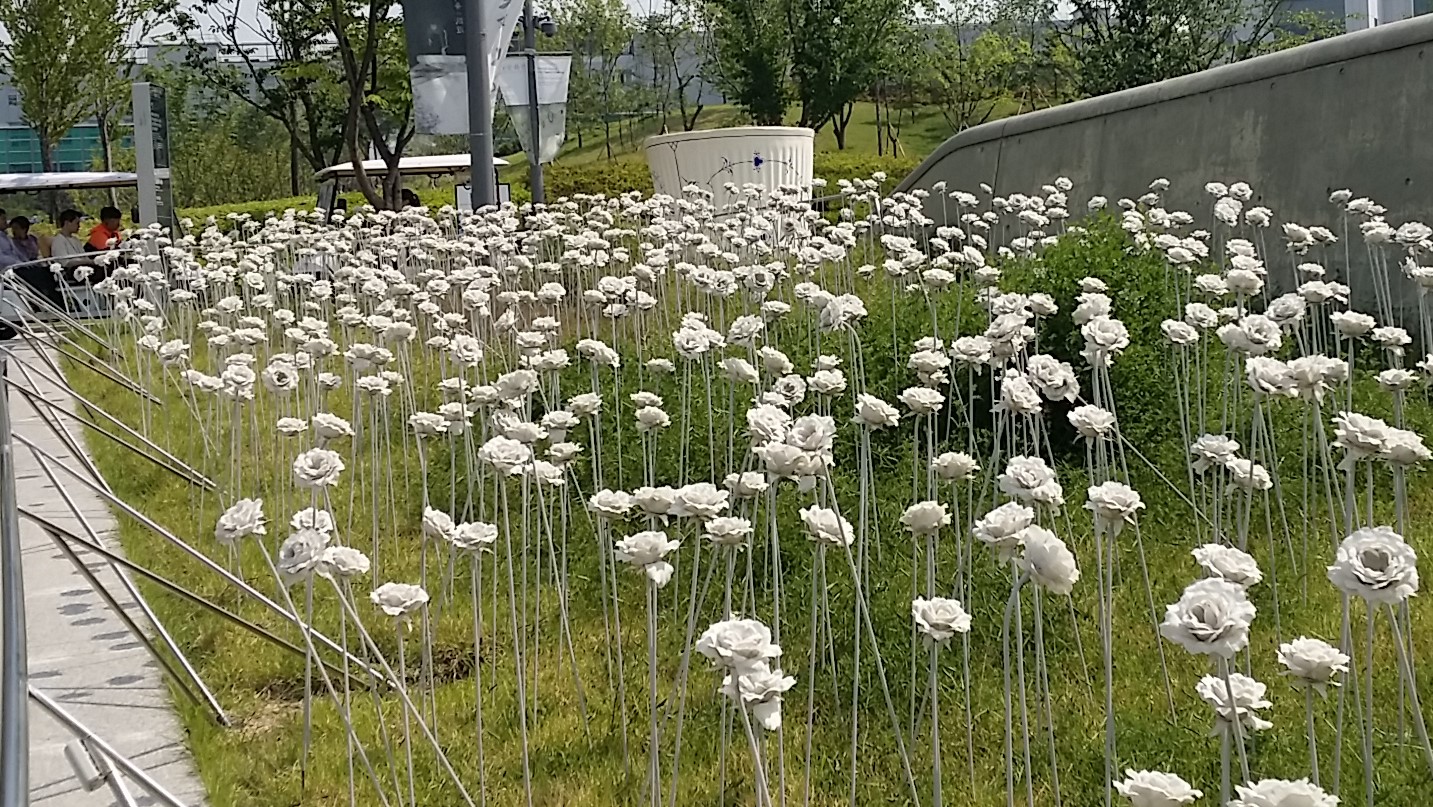 mémorial aux fleurs