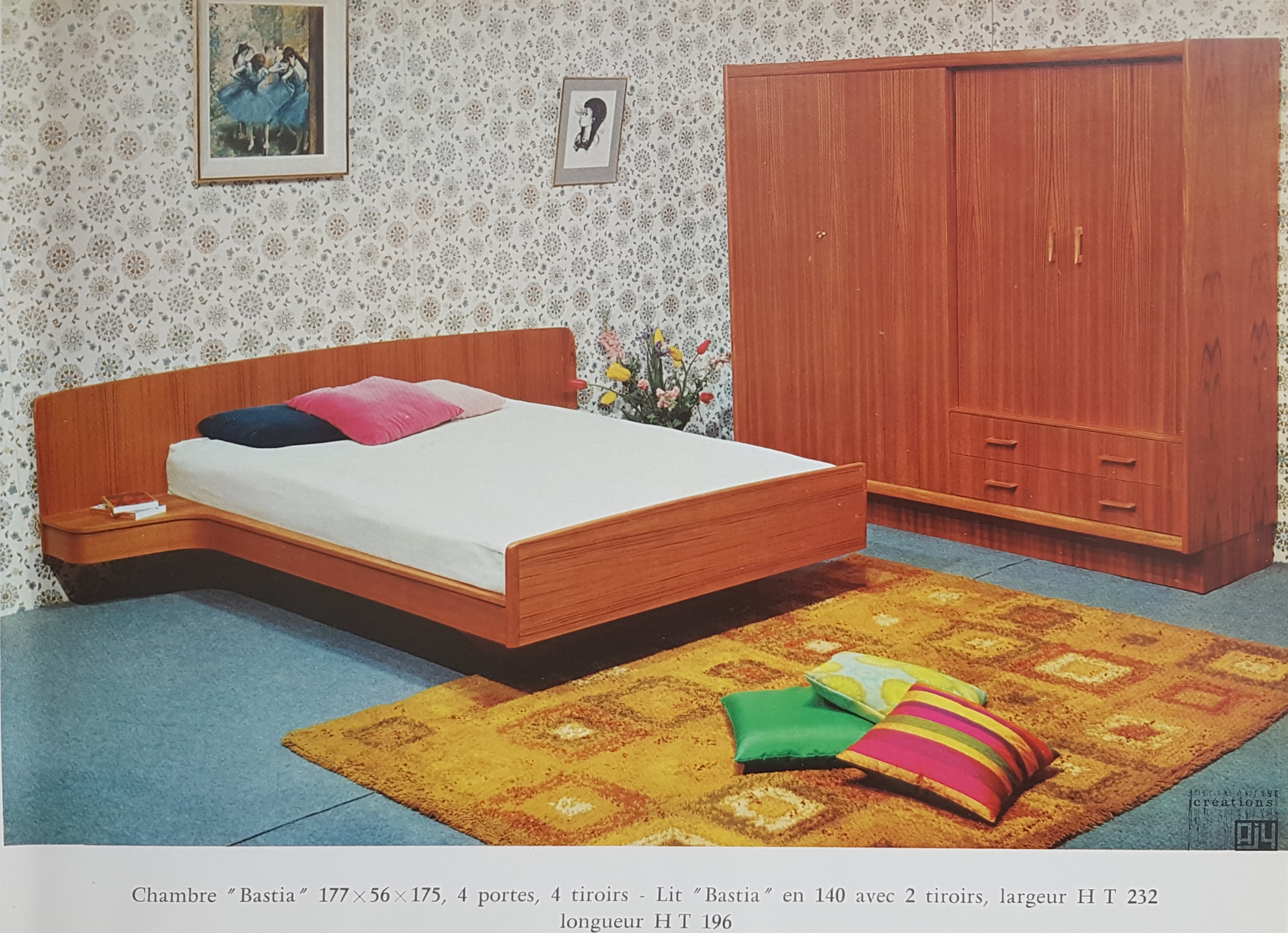 Chambre parentale et son armoire
