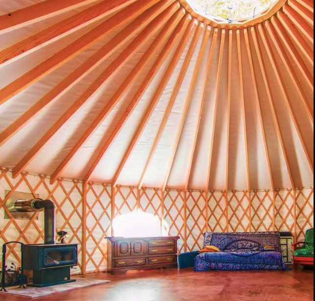 Intérieur d'une yourte