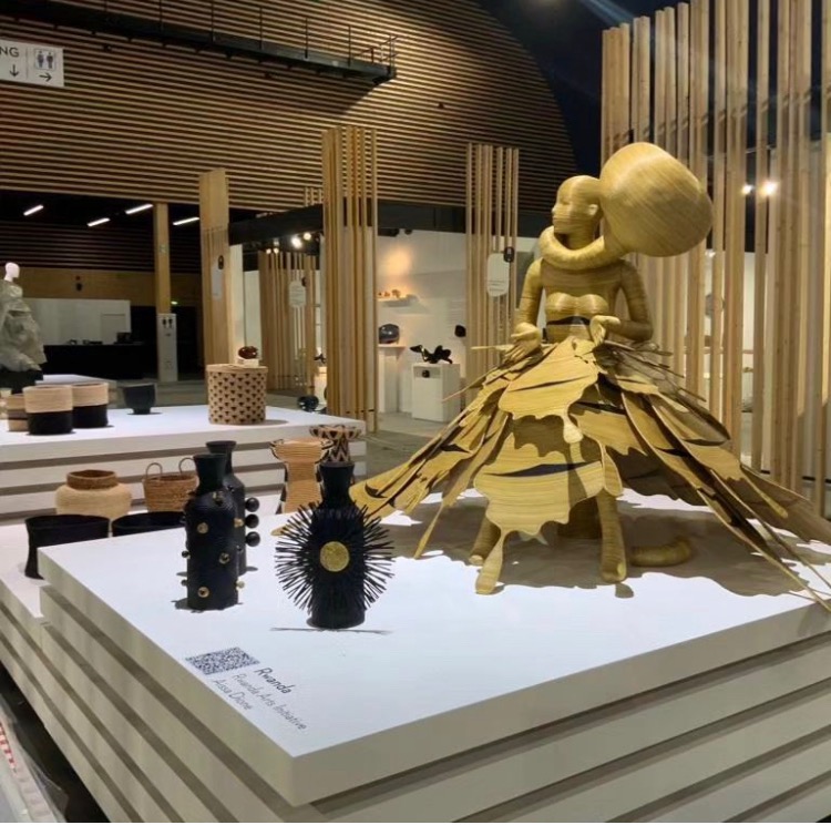 Au centre de l'exposition