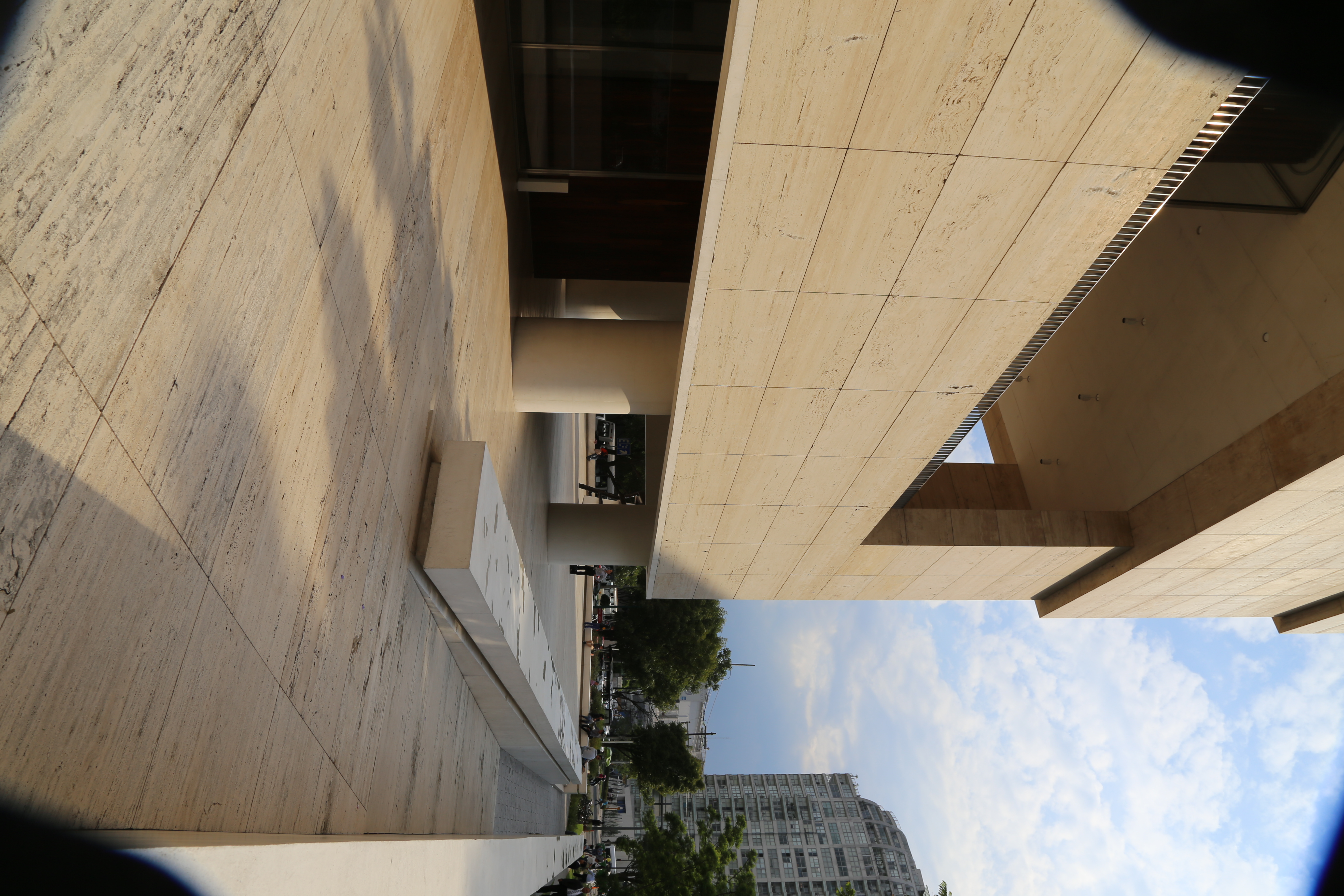 Fondation Jumex promenade exterieure