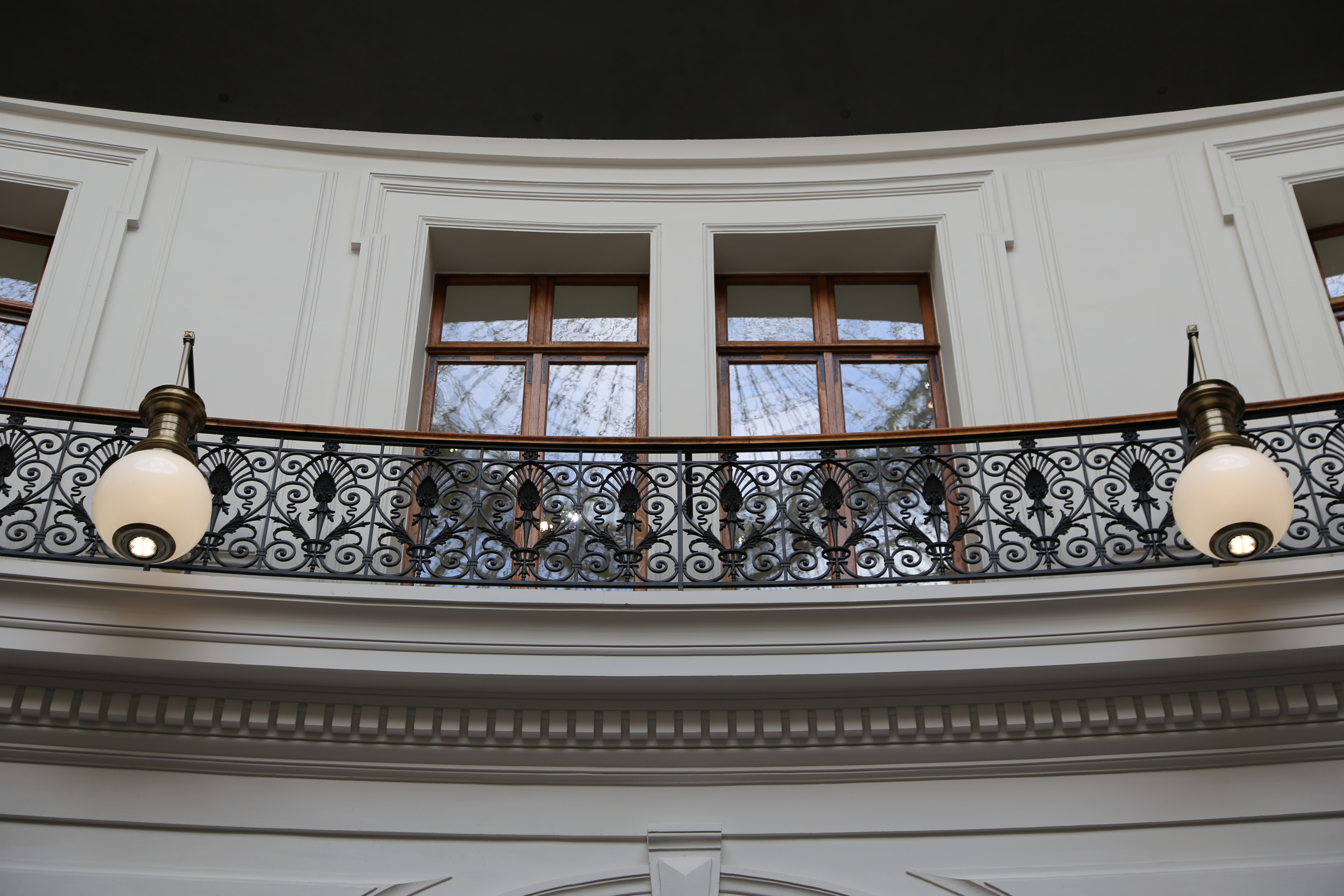 Le Balcon