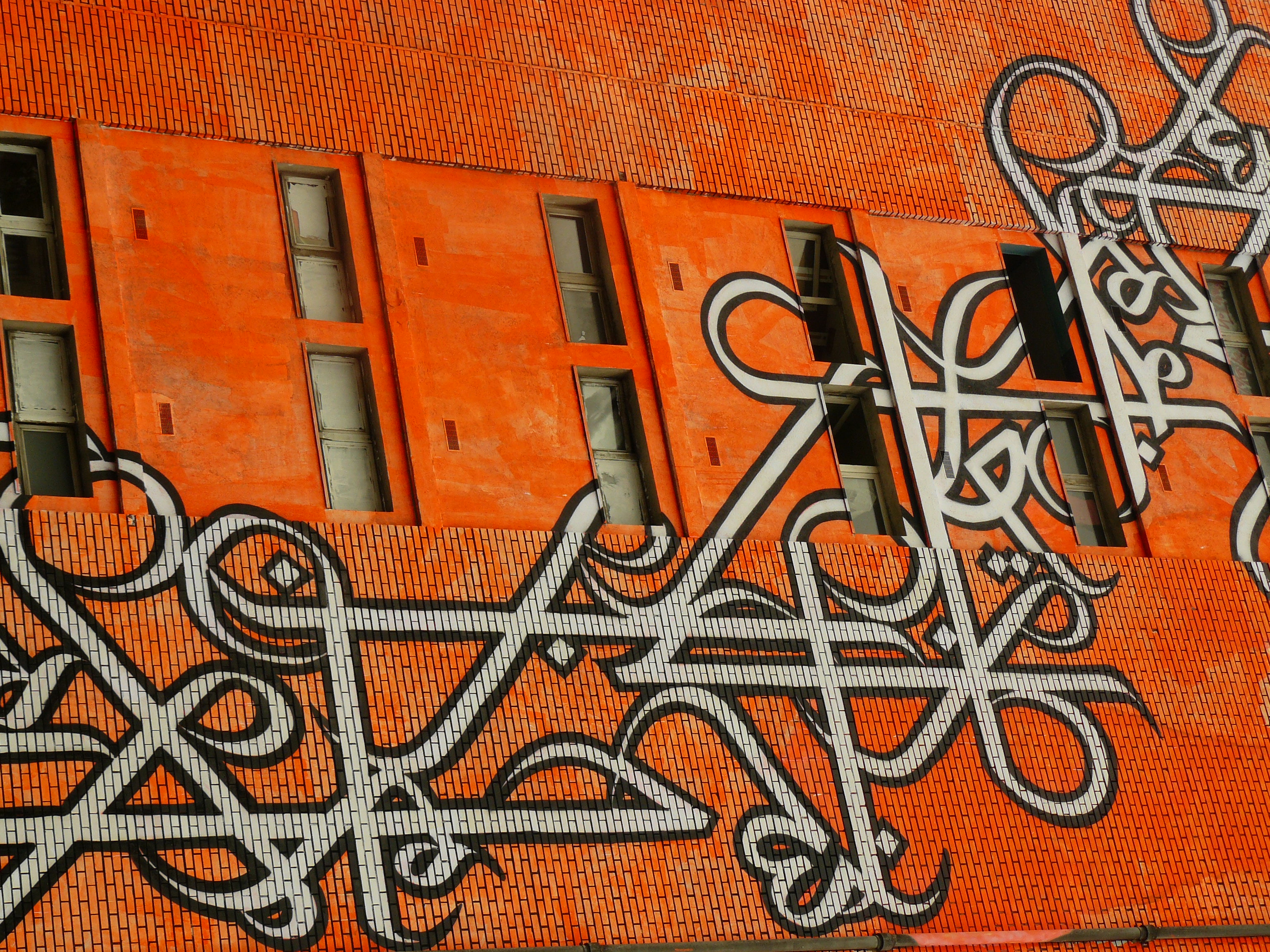 Tour 13 facade