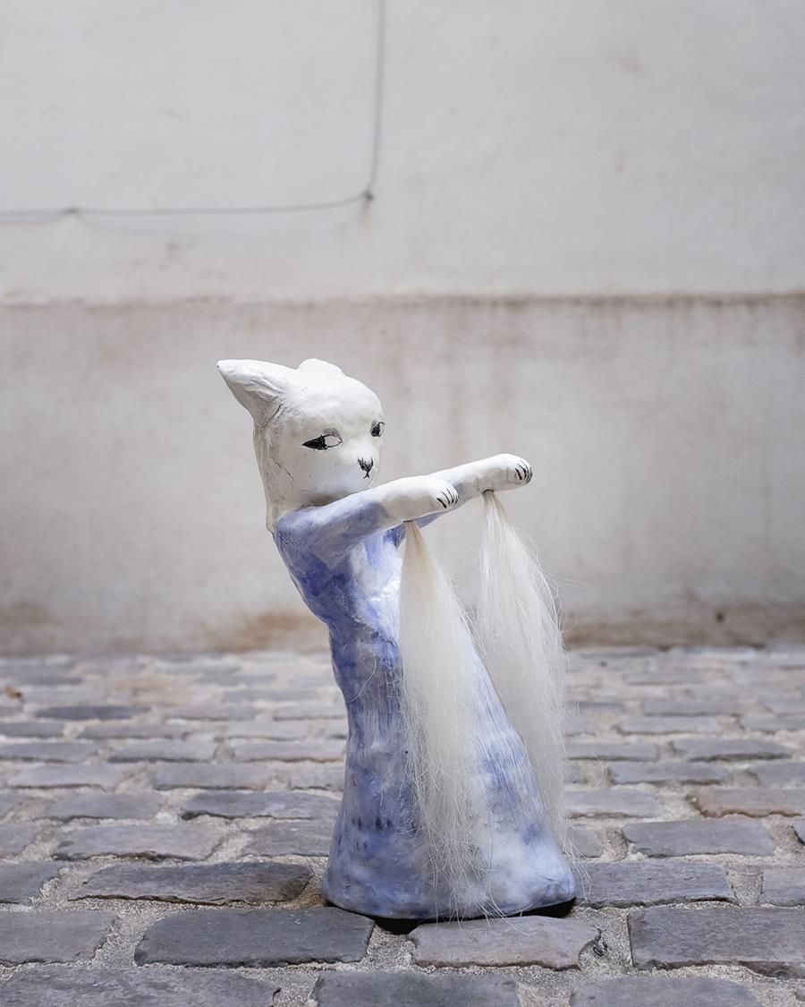 Dancing with horse hair, céramique émaillée