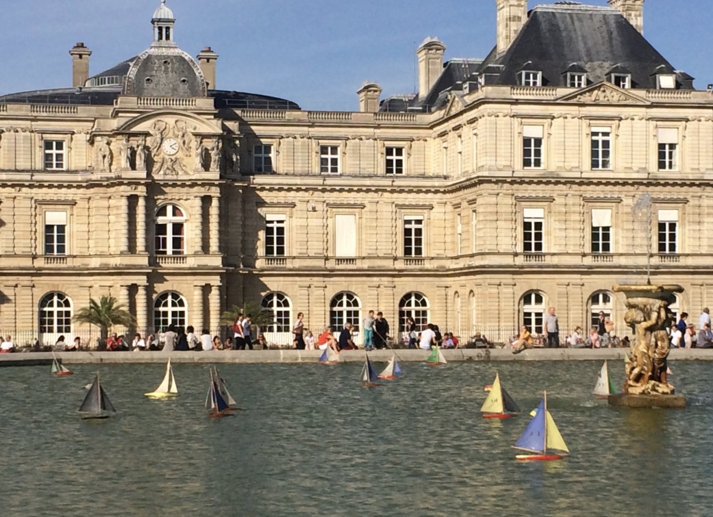 Bassin du jardin du Luxembours, un dimanche..